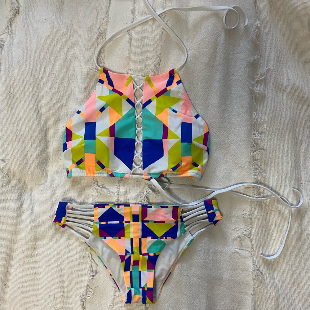 PINK // Victoria’s Secret High Neck Bikini Set